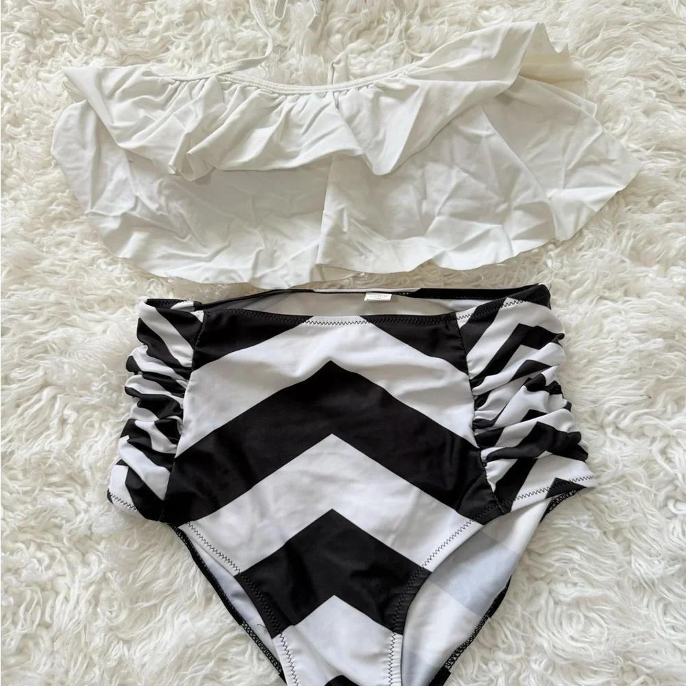 Black and White Chevron Bikini Set